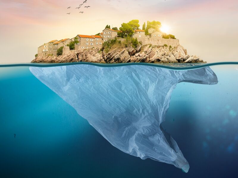 inquinamento di plastica nei laghi e nei fiumi